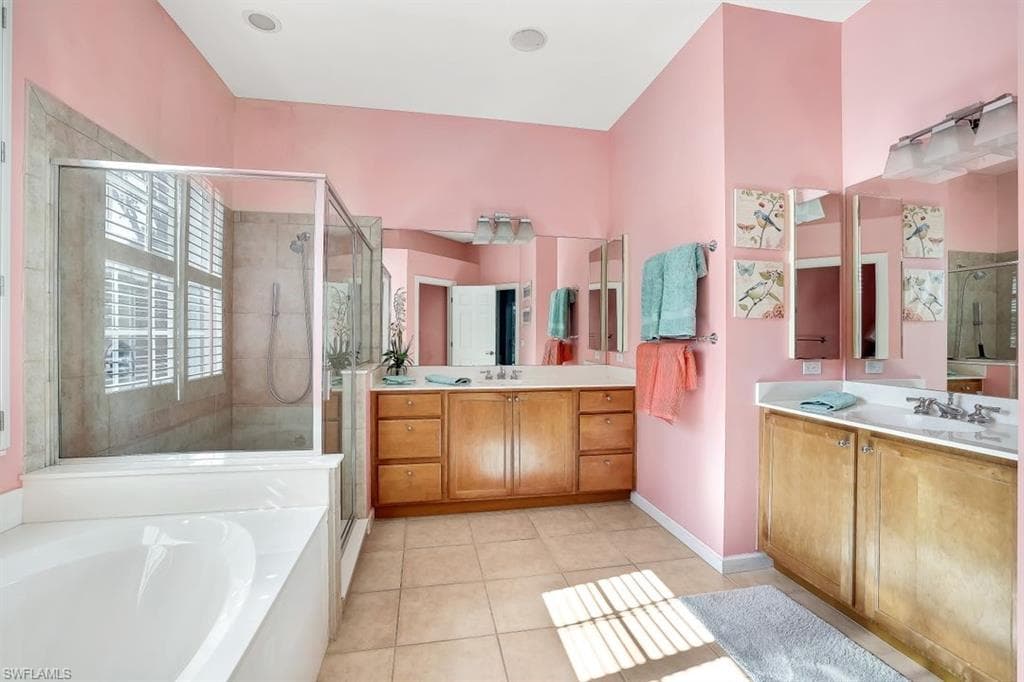 15818 Delaplata Ln, Naples, FL 34110-12