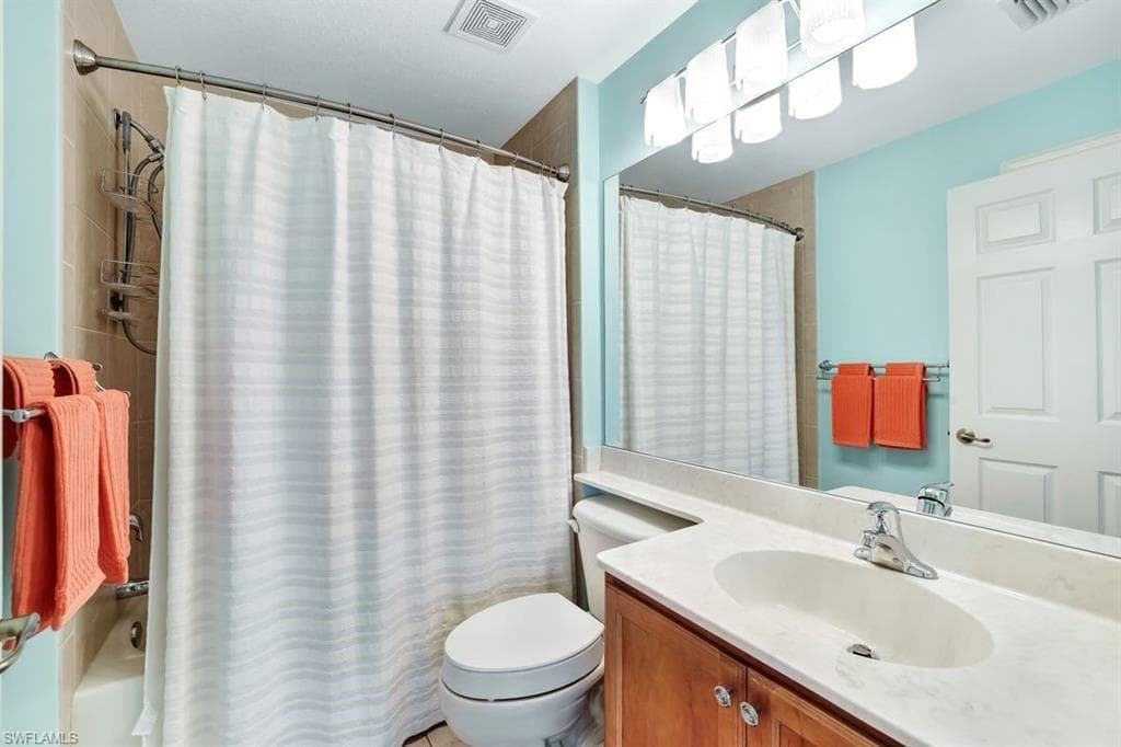 15818 Delaplata Ln, Naples, FL 34110-15