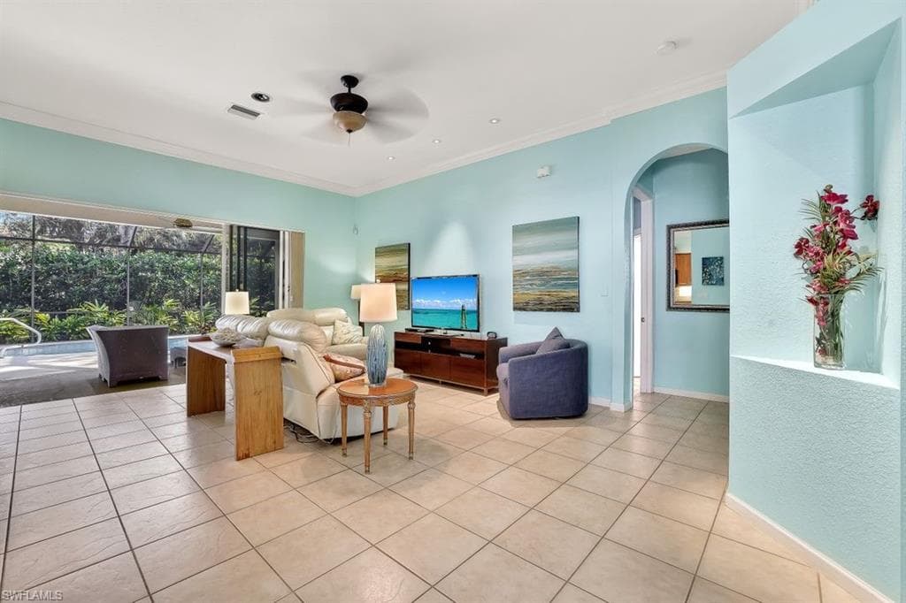 15818 Delaplata Ln, Naples, FL 34110-3