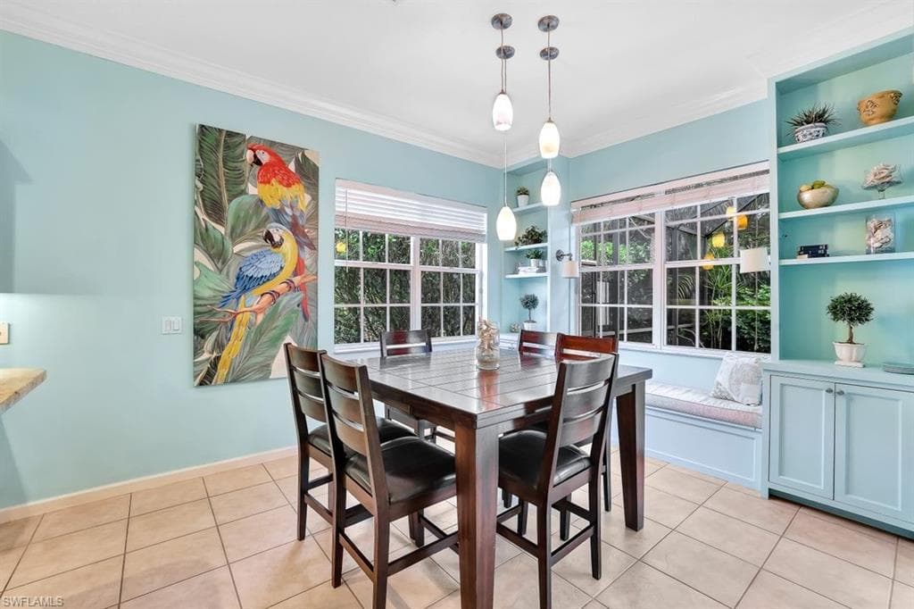 15818 Delaplata Ln, Naples, FL 34110-5
