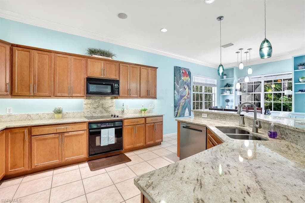 15818 Delaplata Ln, Naples, FL 34110-7