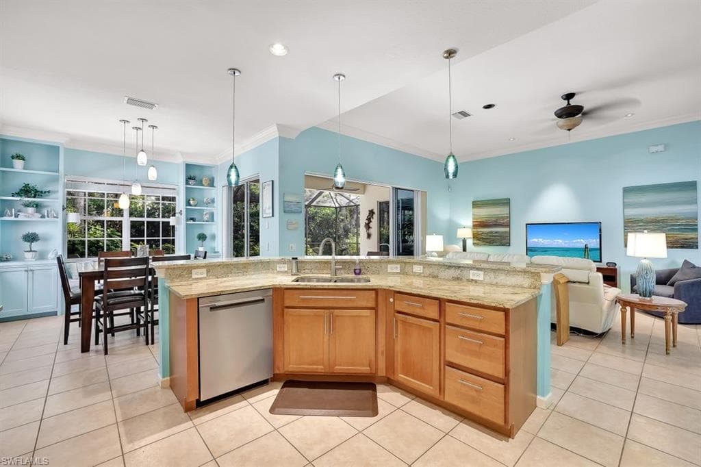 15818 Delaplata Ln, Naples, FL 34110-8