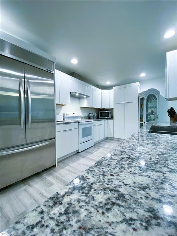 119 Flame Vine Dr, Naples, FL 34110-16