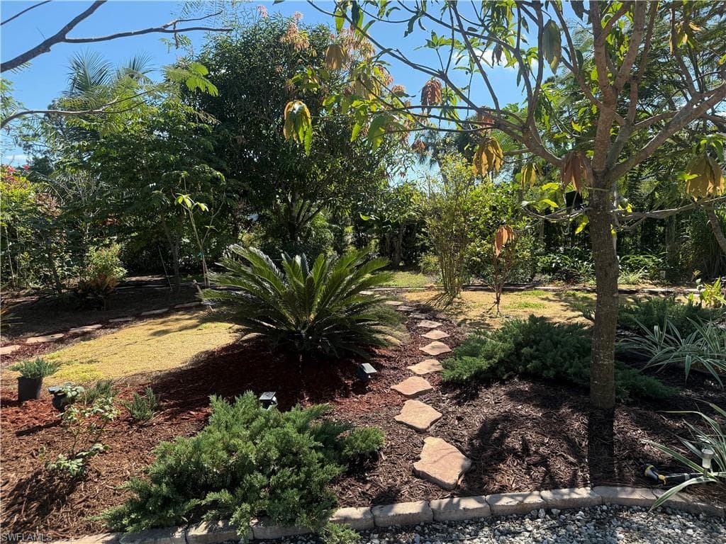 119 Flame Vine Dr, Naples, FL 34110-32