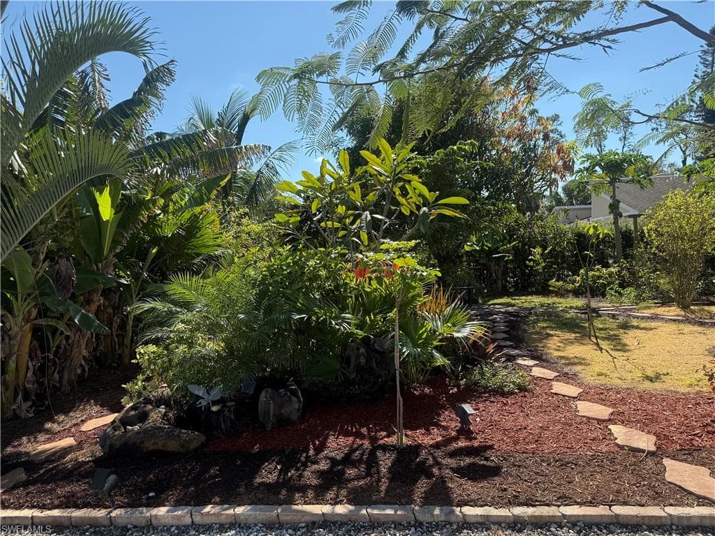 119 Flame Vine Dr, Naples, FL 34110-34