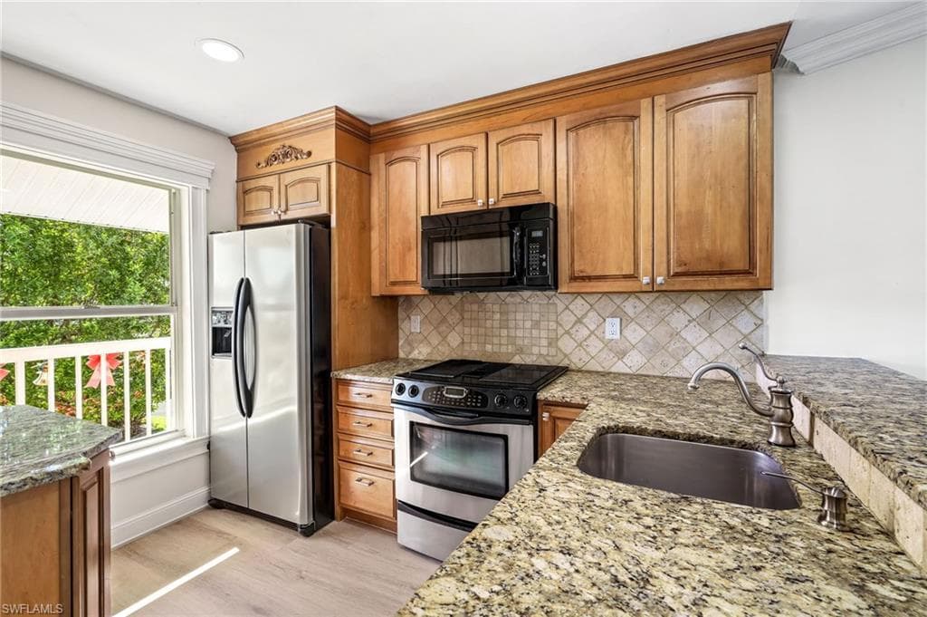1045 Mainsail Dr 412, Naples, FL 34114-12