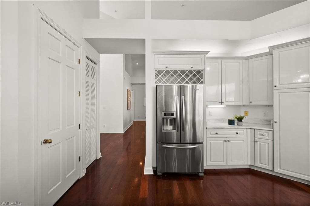 156 Colonade Cir 1107, Naples, FL 34103-18