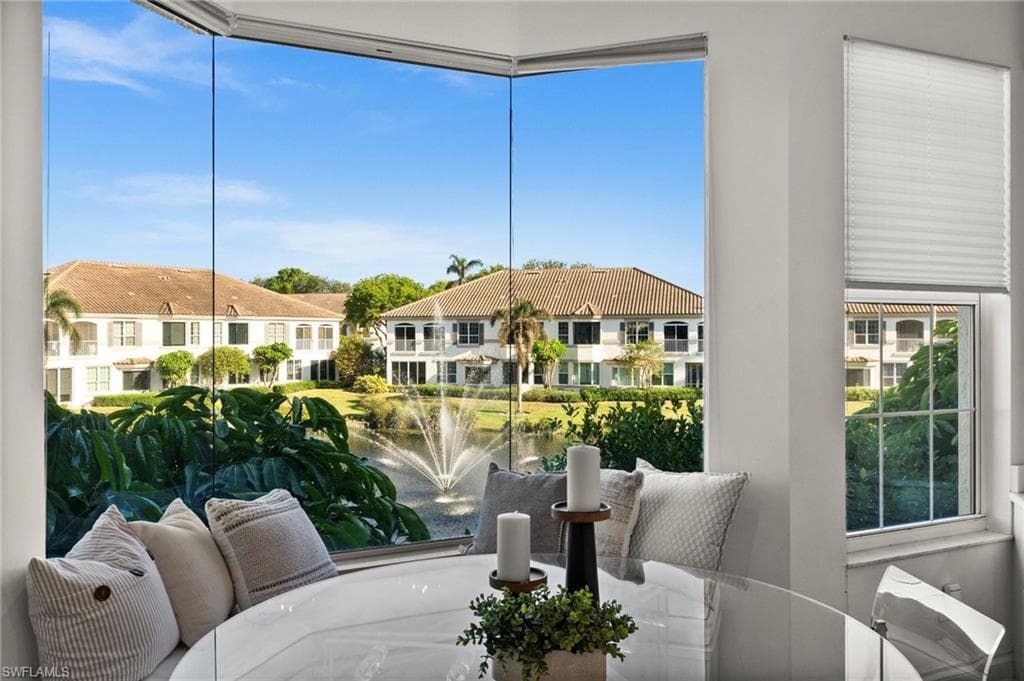156 Colonade Cir 1107, Naples, FL 34103-1