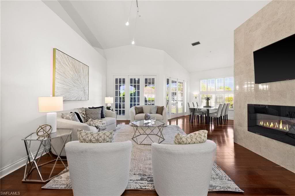 156 Colonade Cir 1107, Naples, FL 34103-33