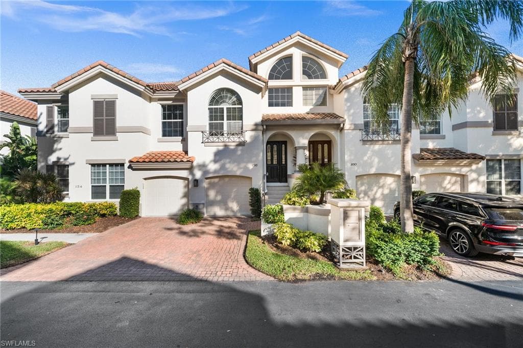 156 Colonade Cir 1107, Naples, FL 34103-4