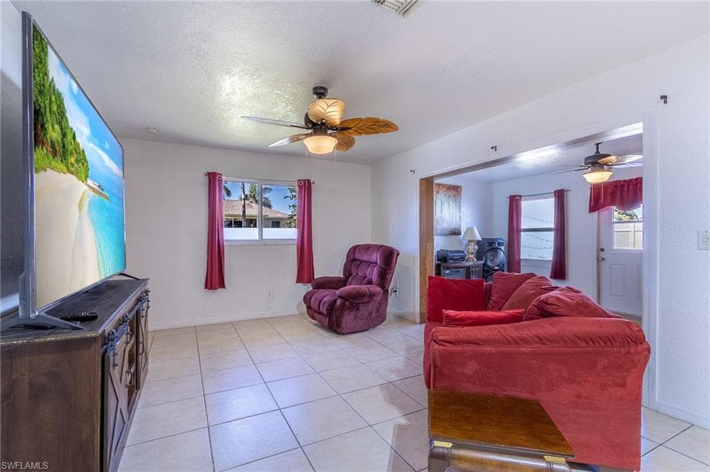 1214 8th Ct, Cape Coral, FL 33991-10