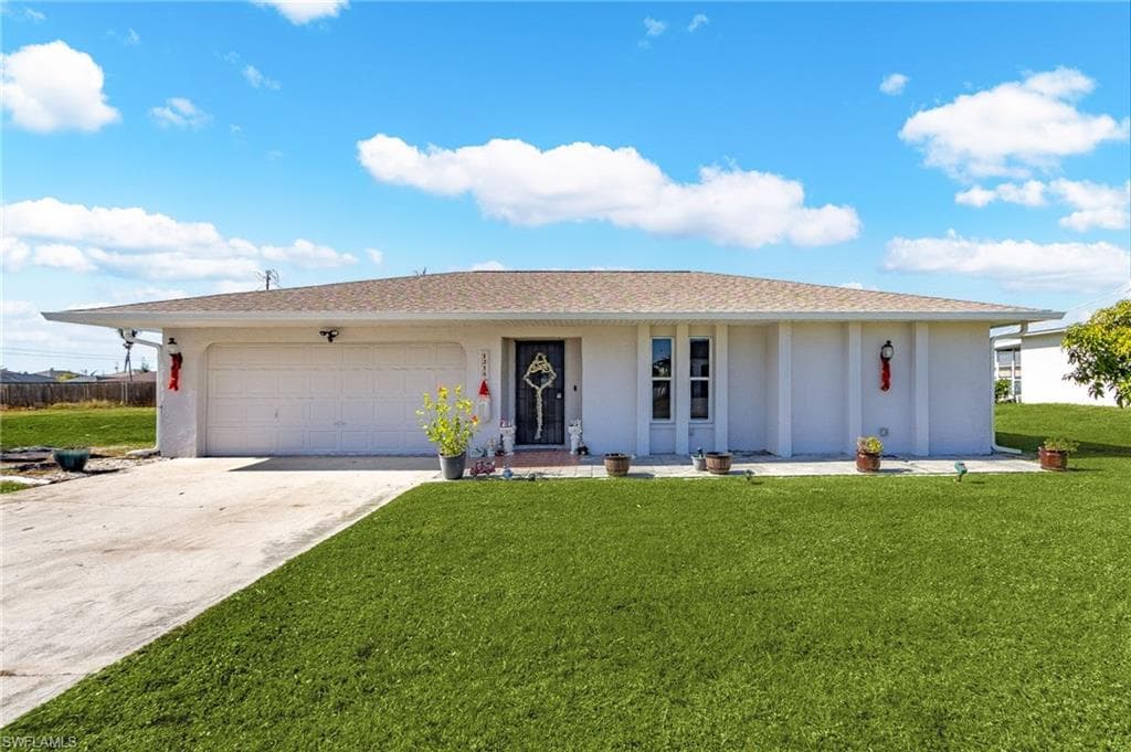 1214 8th Ct, Cape Coral, FL 33991-2