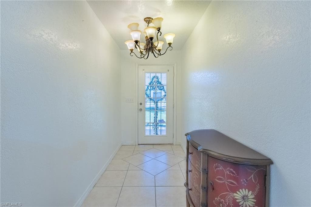 1214 8th Ct, Cape Coral, FL 33991-4