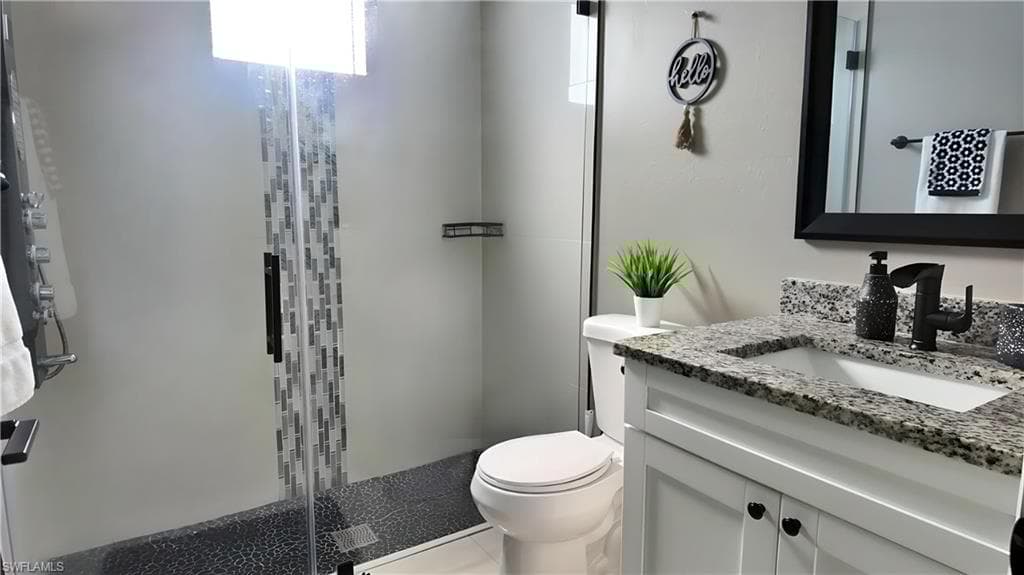 2205 Robert Ave, Alva, FL 33920-13