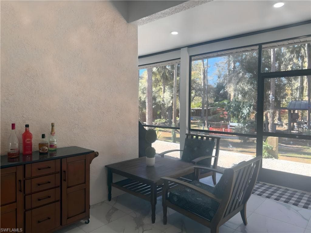2205 Robert Ave, Alva, FL 33920-16