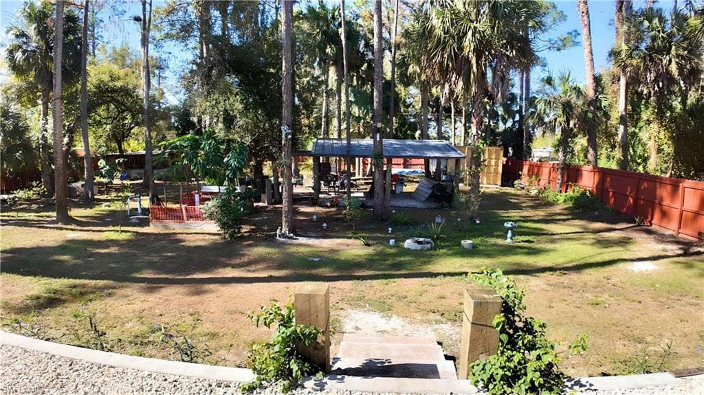 2205 Robert Ave, Alva, FL 33920-18