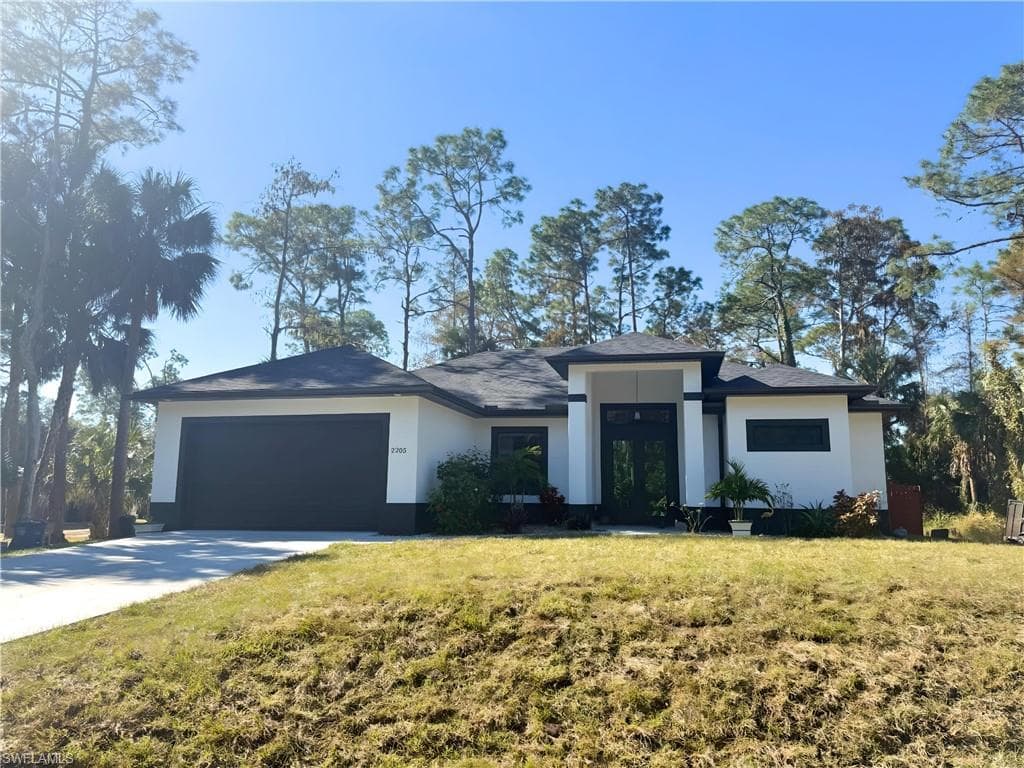2205 Robert Ave, Alva, FL 33920-19