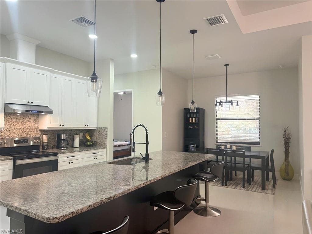 2205 Robert Ave, Alva, FL 33920-5