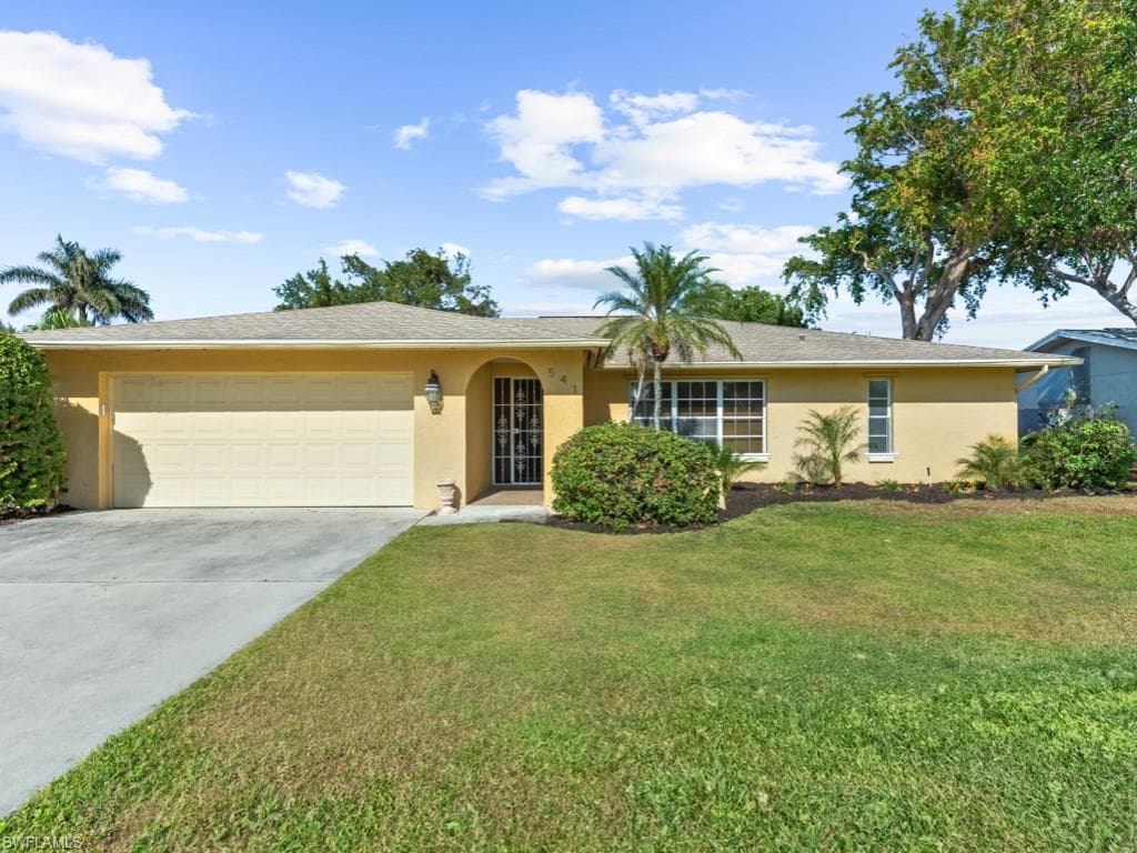 541 Landmark Dr, Naples, FL 34112-1