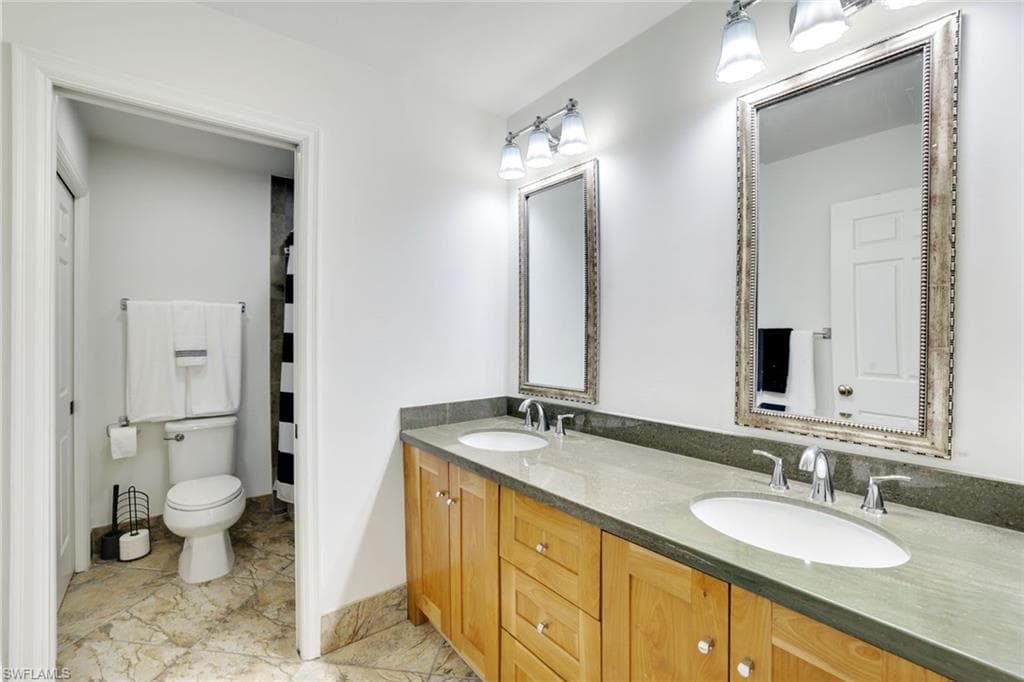 1050 9th St S 202, Naples, FL 34102-14