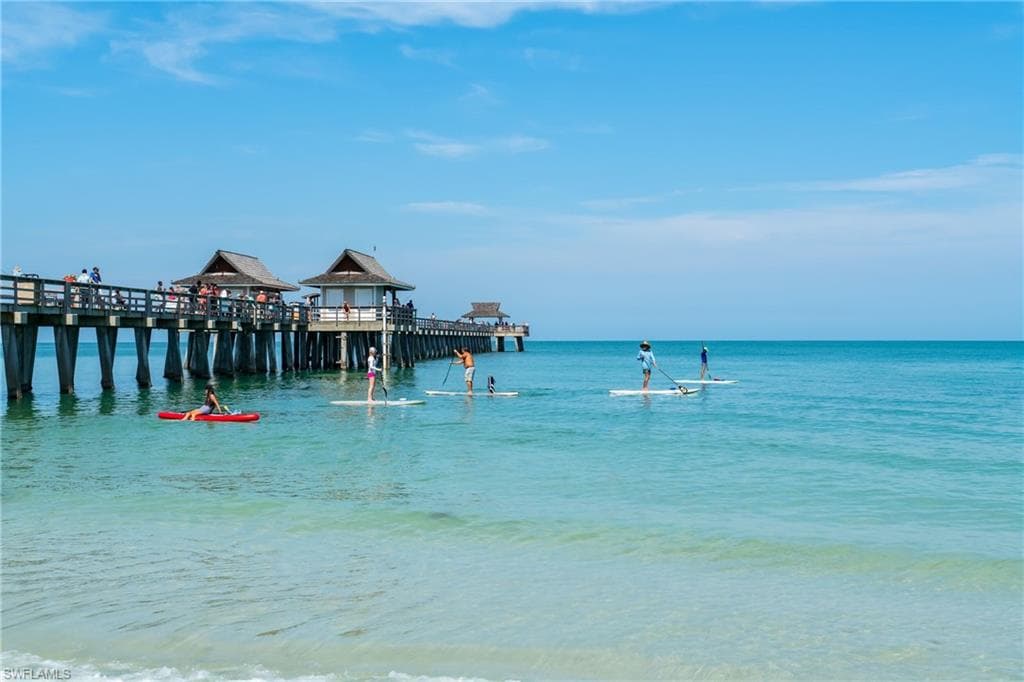 1050 9th St S 202, Naples, FL 34102-28