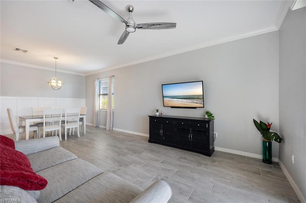 19552 Utopia Ln, Estero, FL 33928-9