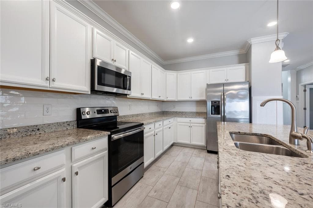 19552 Utopia Ln, Estero, FL 33928-13