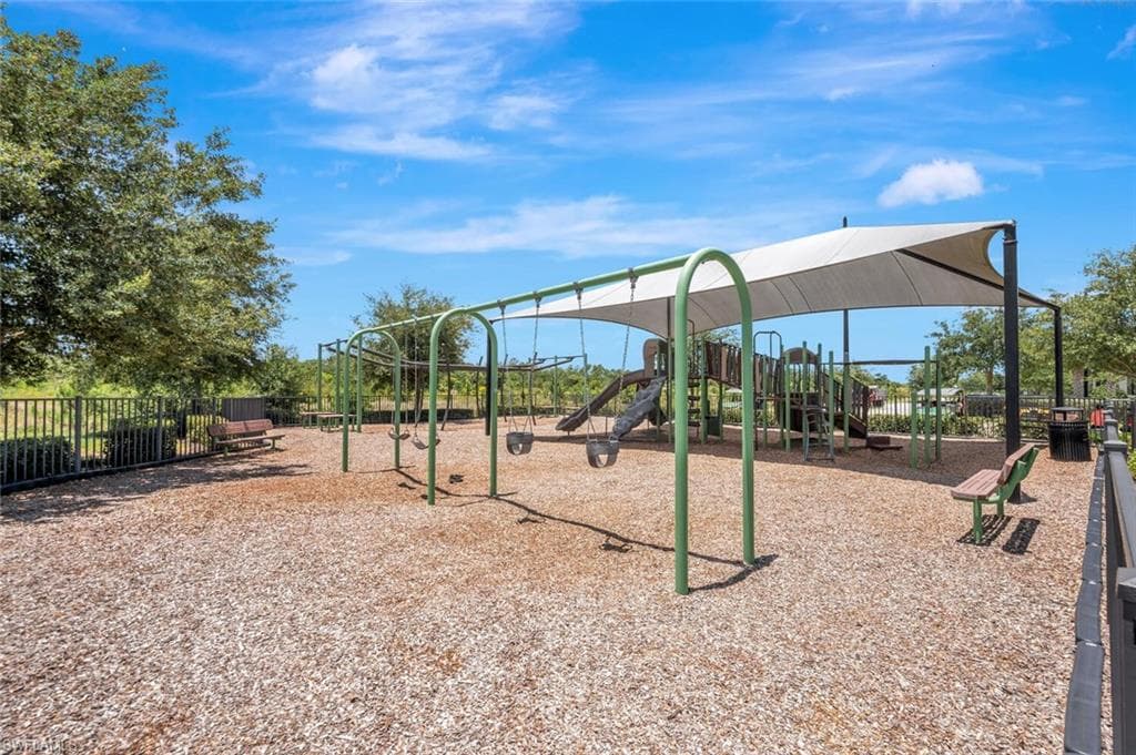 19552 Utopia Ln, Estero, FL 33928-40