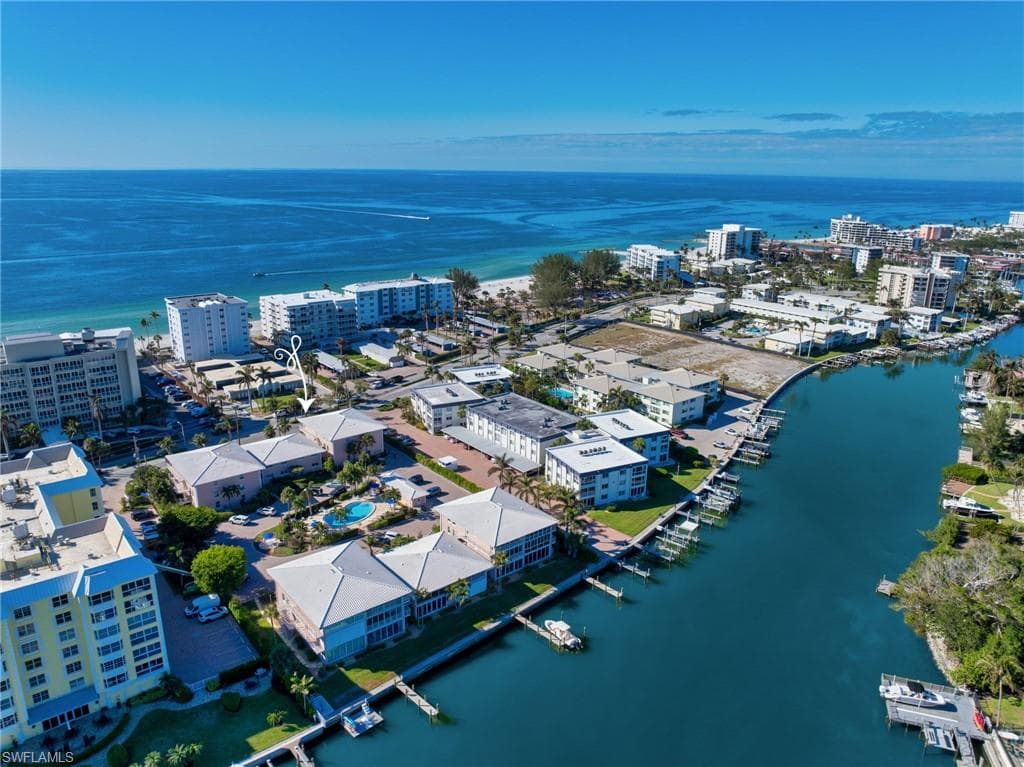 1910 Gulf Shore Blvd N 102, Naples, FL 34102-4