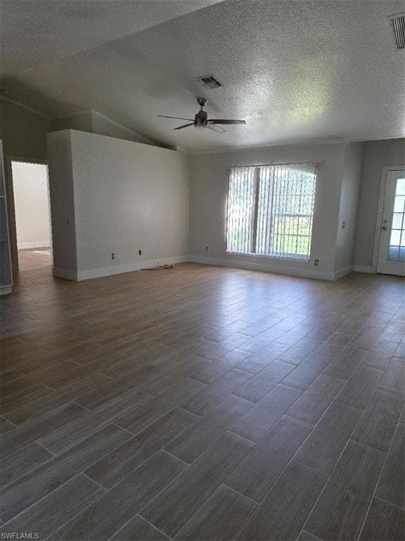 571 11th St SW, Naples, FL 34117-9