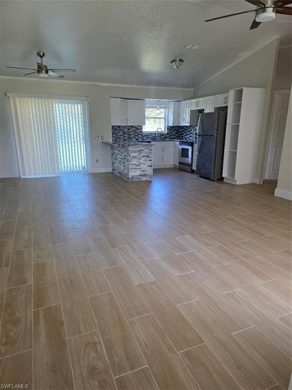 571 11th St SW, Naples, FL 34117-20