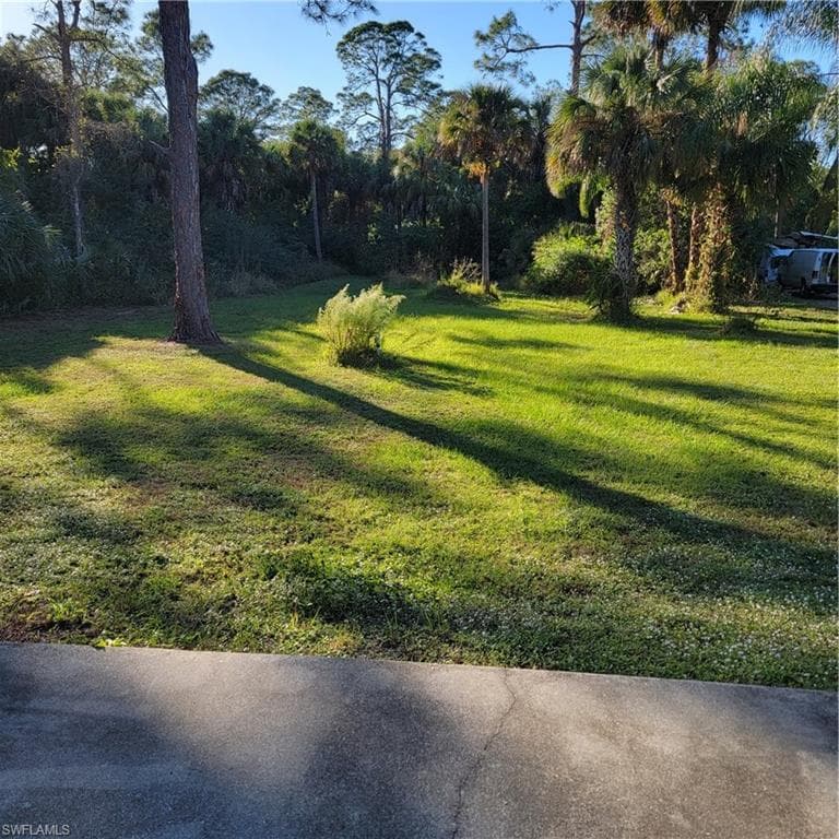 571 11th St SW, Naples, FL 34117-22