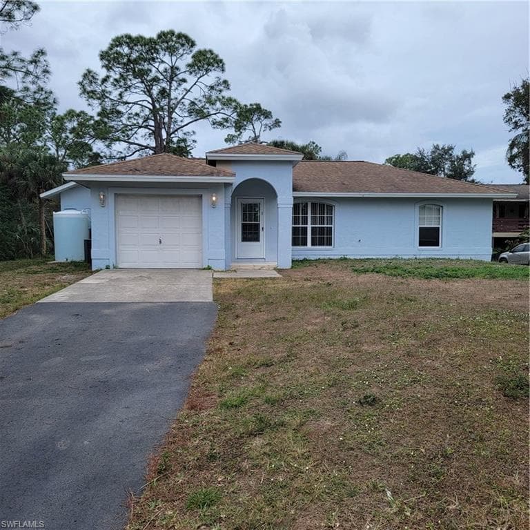 571 11th St SW, Naples, FL 34117-23