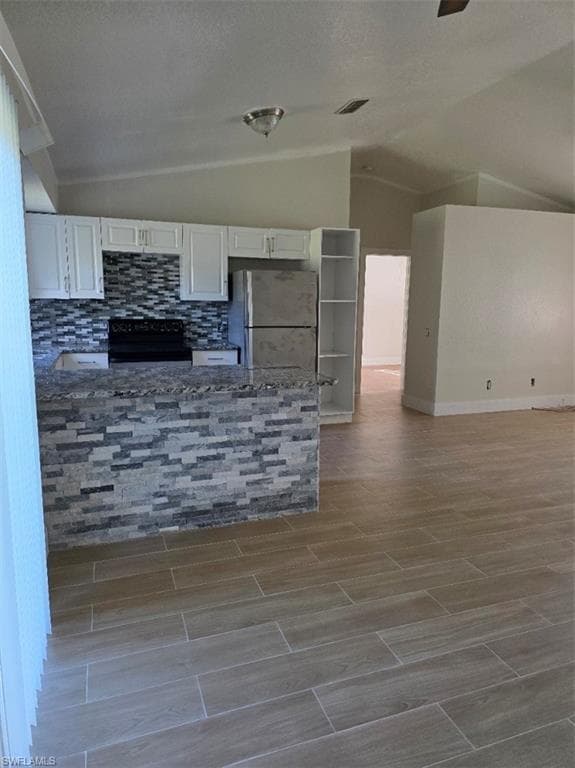 571 11th St SW, Naples, FL 34117-32