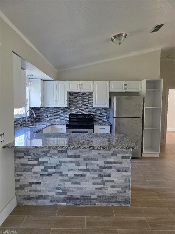 571 11th St SW, Naples, FL 34117-5