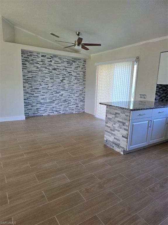 571 11th St SW, Naples, FL 34117-6