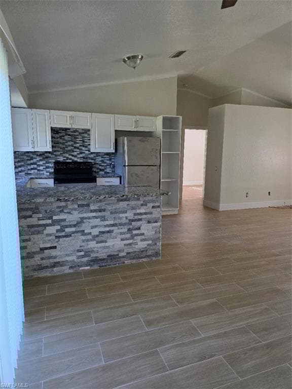 571 11th St SW, Naples, FL 34117-7