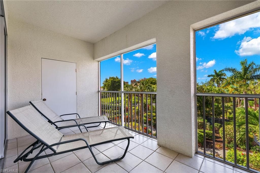14817 Laguna Dr 203, Fort Myers, FL 33908-27