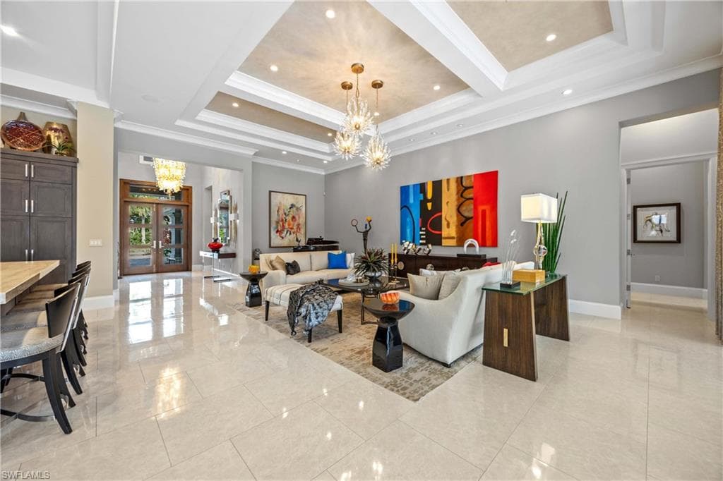 6884 Leeward Way, Naples, FL 34109-15