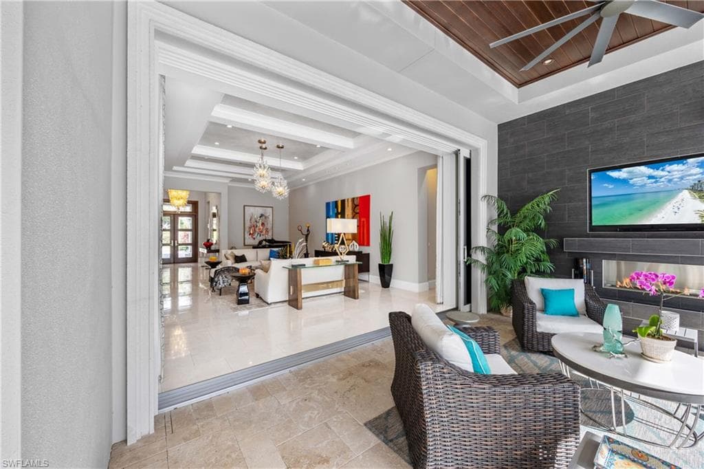 6884 Leeward Way, Naples, FL 34109-23