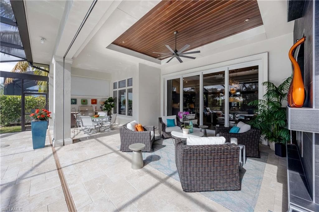 6884 Leeward Way, Naples, FL 34109-25