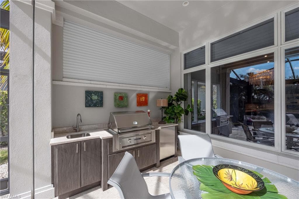 6884 Leeward Way, Naples, FL 34109-26