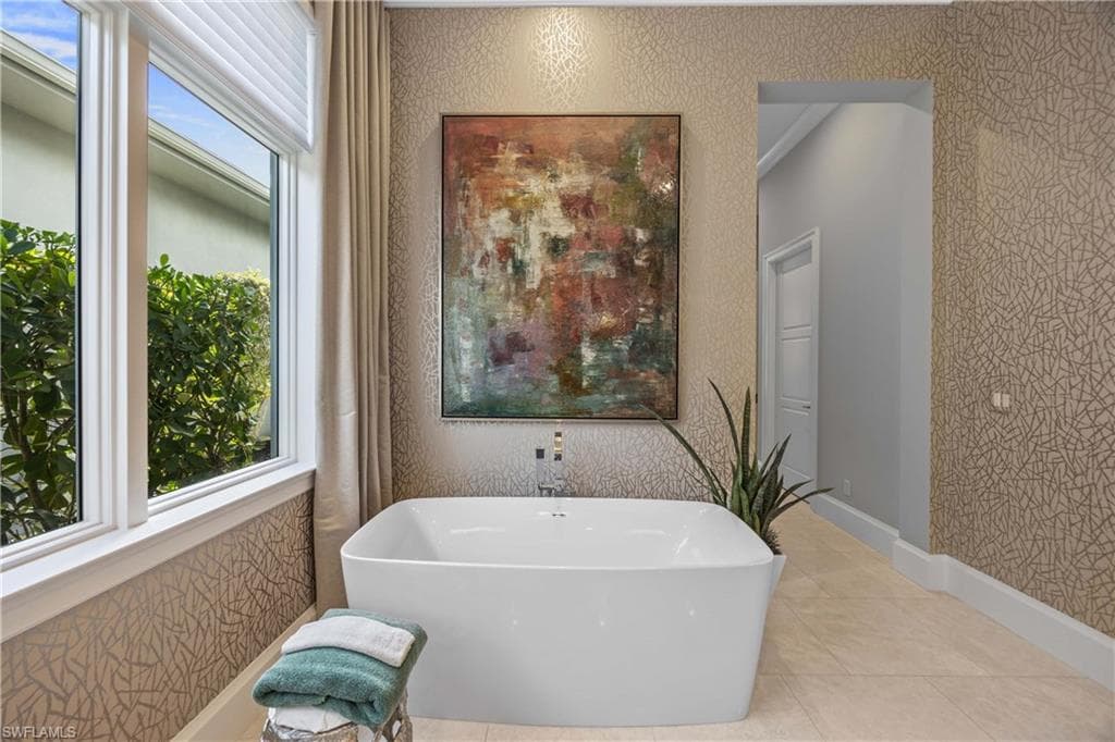 6884 Leeward Way, Naples, FL 34109-36