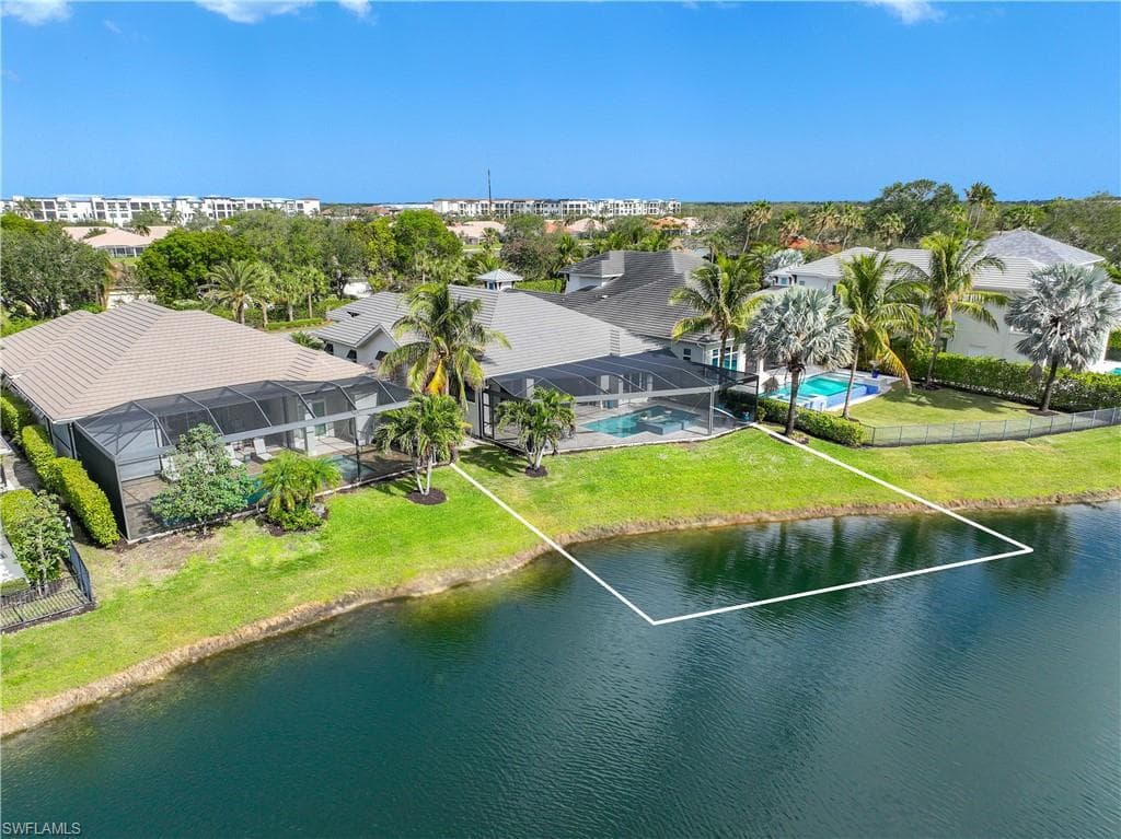 6884 Leeward Way, Naples, FL 34109-48