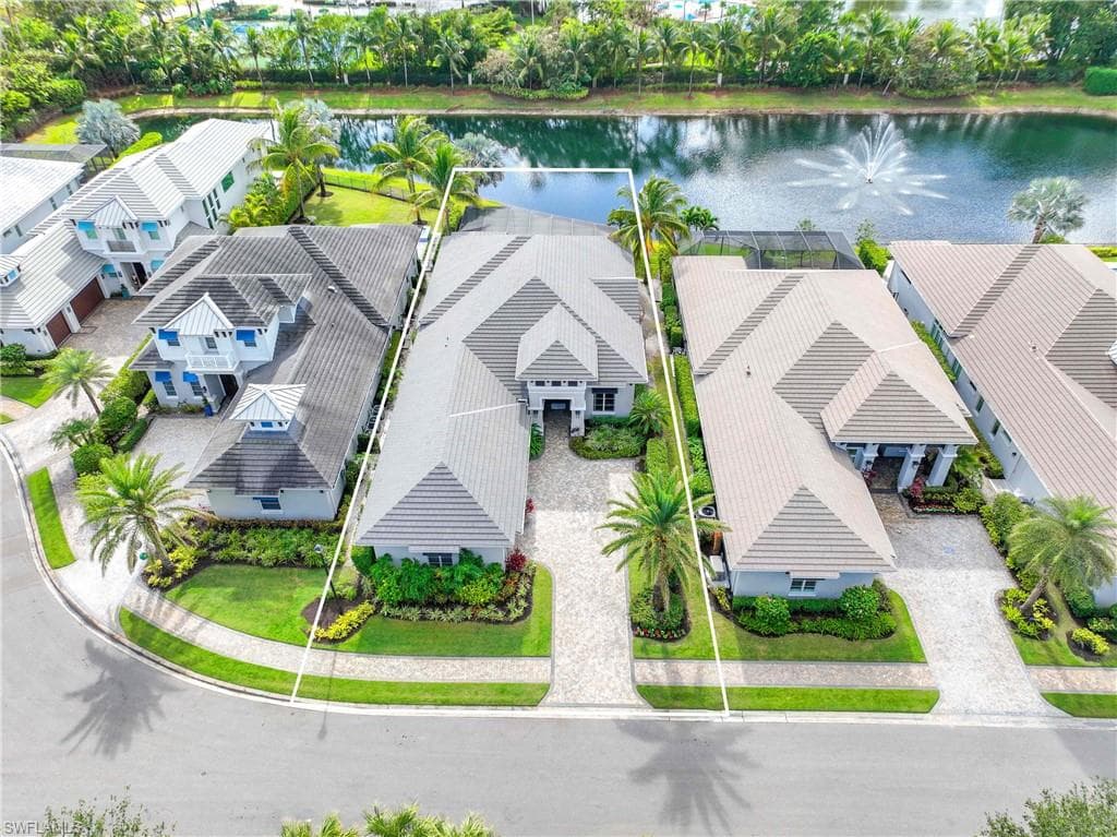 6884 Leeward Way, Naples, FL 34109-4