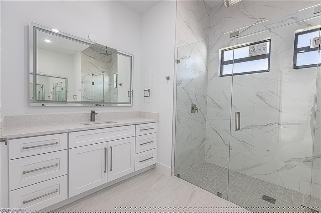 1229 37th Pl, Cape Coral, FL 33993-22