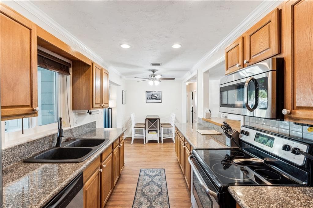 1423 Charles Rd, Fort Myers, FL 33919-5