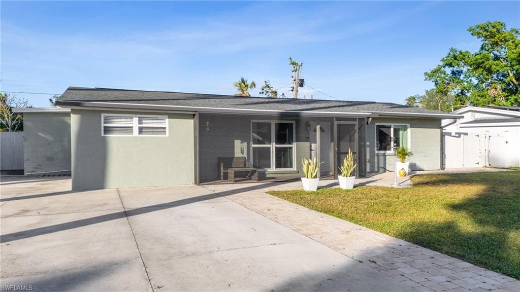 1423 Charles Rd, Fort Myers, FL 33919-6