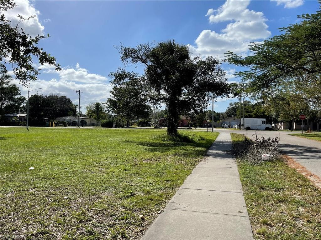 110 9th St, Immokalee, FL 34142-4