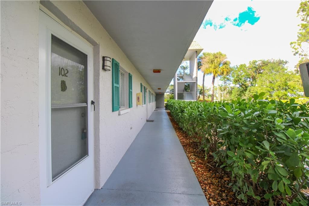 5635 Rattlesnake Hammock Rd 102d, Naples, FL 34113-18